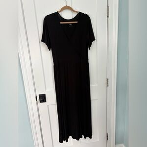 41 Hawthorn Classic Black Maxi Dress